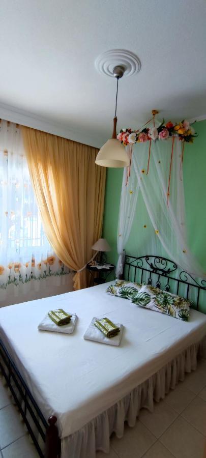 Sunflower Apartment Néa Péramos Eksteriør bilde