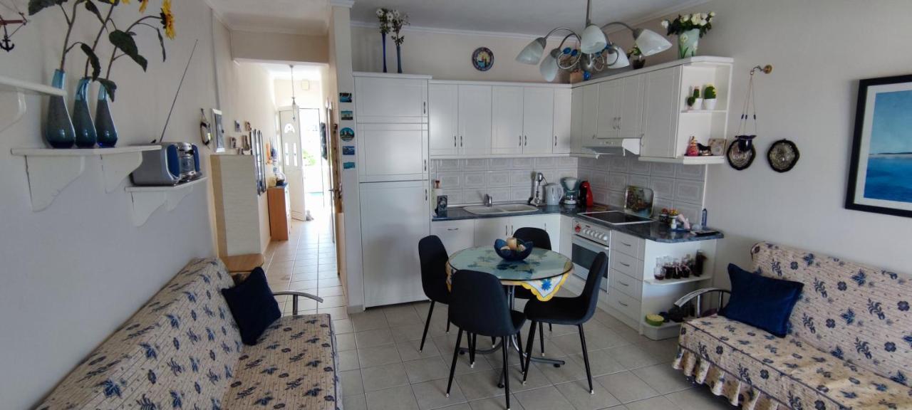 Sunflower Apartment Néa Péramos Eksteriør bilde