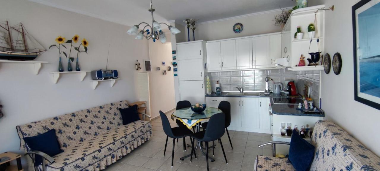 Sunflower Apartment Néa Péramos Eksteriør bilde